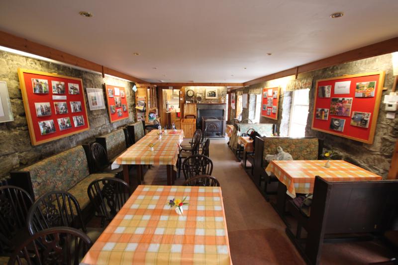 Interior of cottage, Linlithgow, Union Canal.