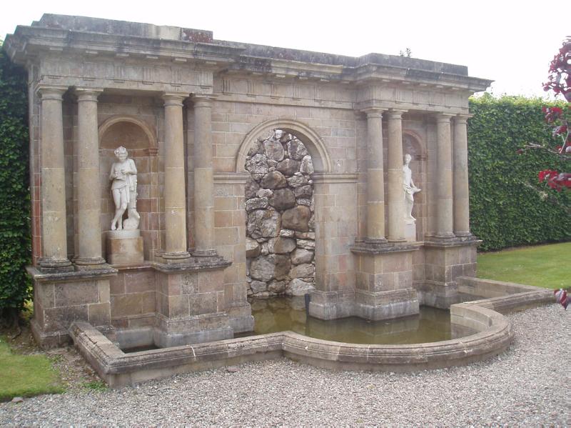 DRUMMOND CASTLE