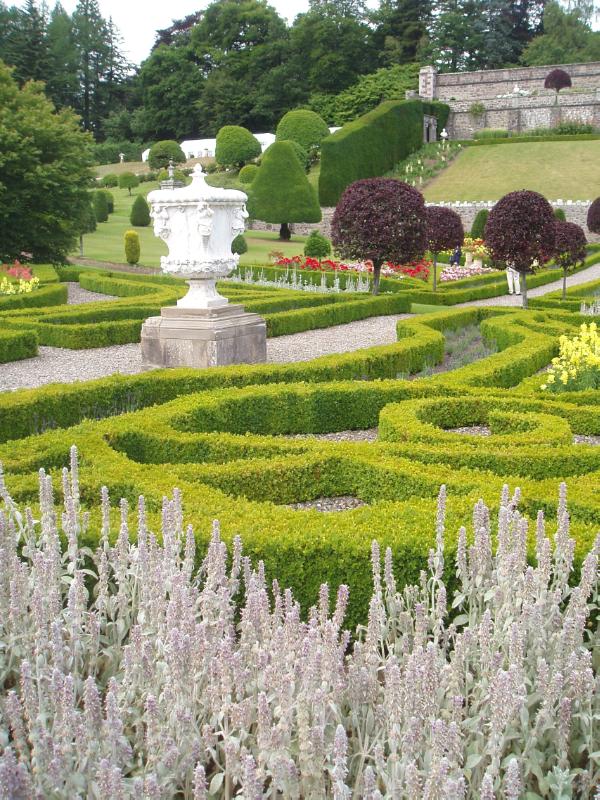 DRUMMOND CASTLE
