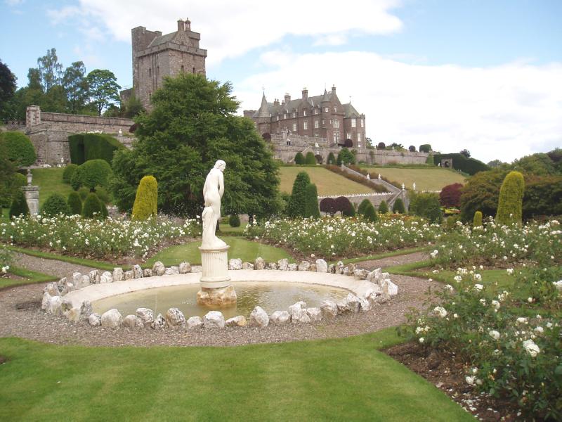 DRUMMOND CASTLE