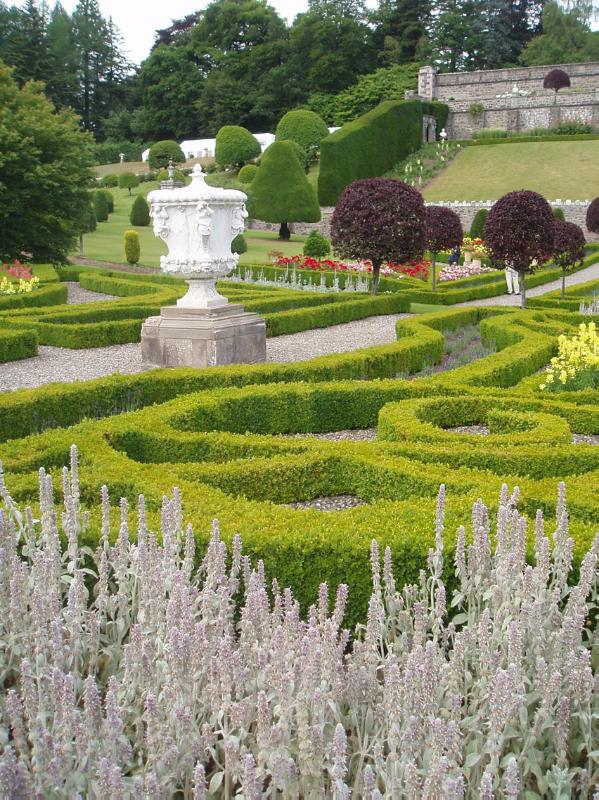 DRUMMOND CASTLE