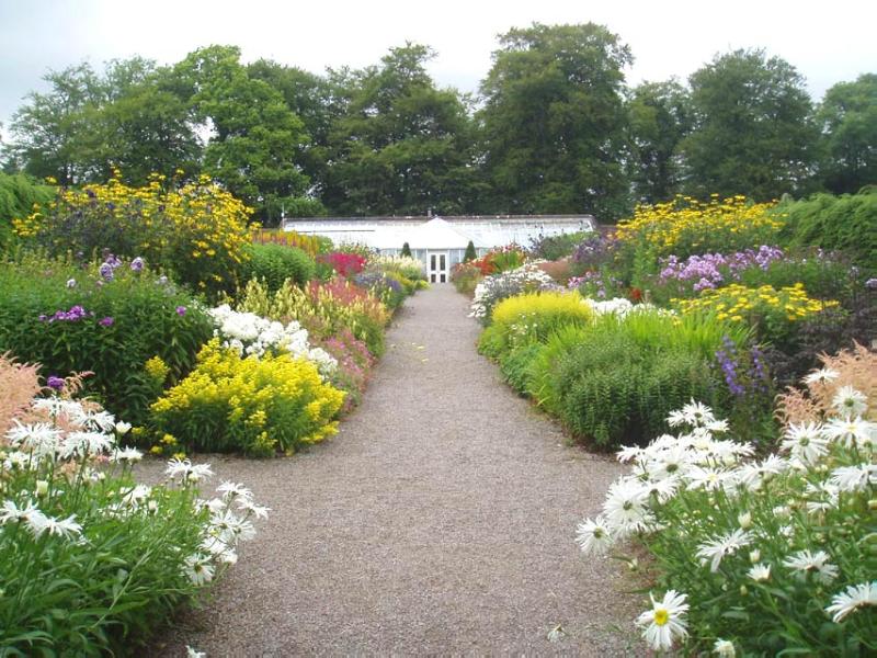 THREAVE GARDENS