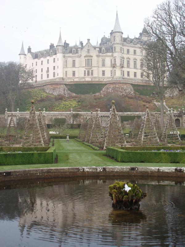 DUNROBIN CASTLE