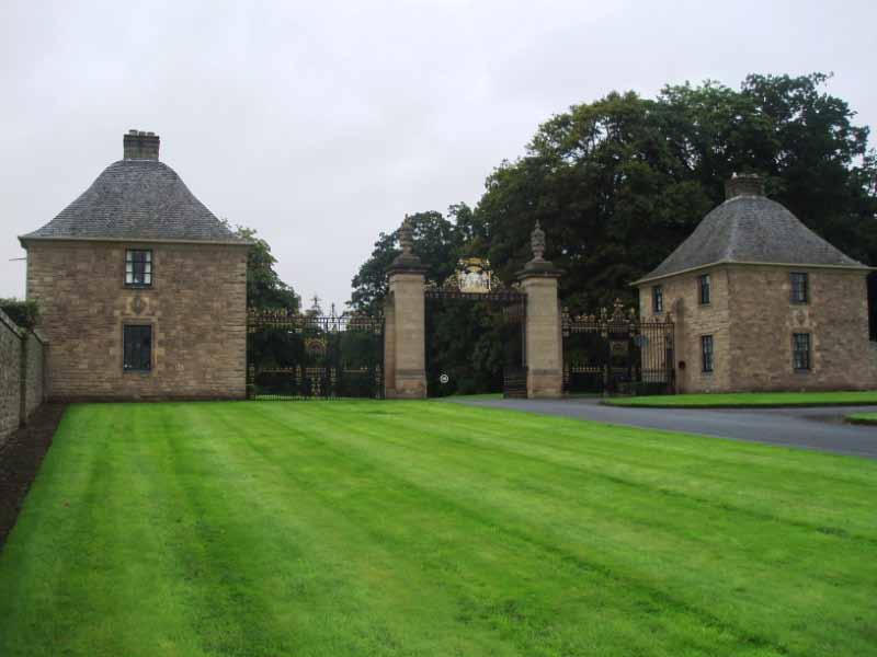 FLOORS CASTLE