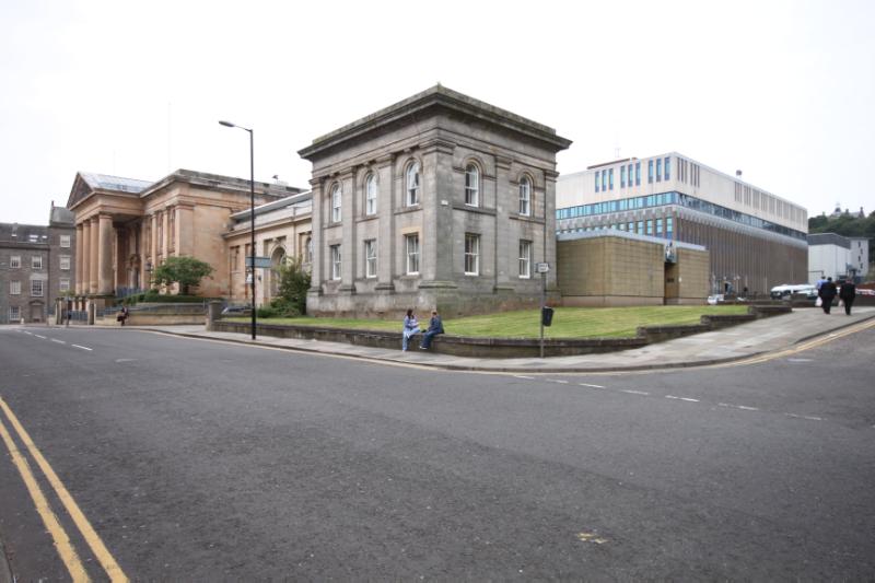 Dundee Sheriff Court, East Pavilion and Linking Screen Wall, looking northwest, during daytime on an overcast day. 