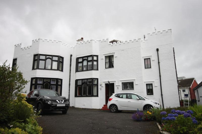 Elpalet, 250 East Kilbride Road, Rutherglen, principal elevation, looking west, during daytime, on cloudy day. 