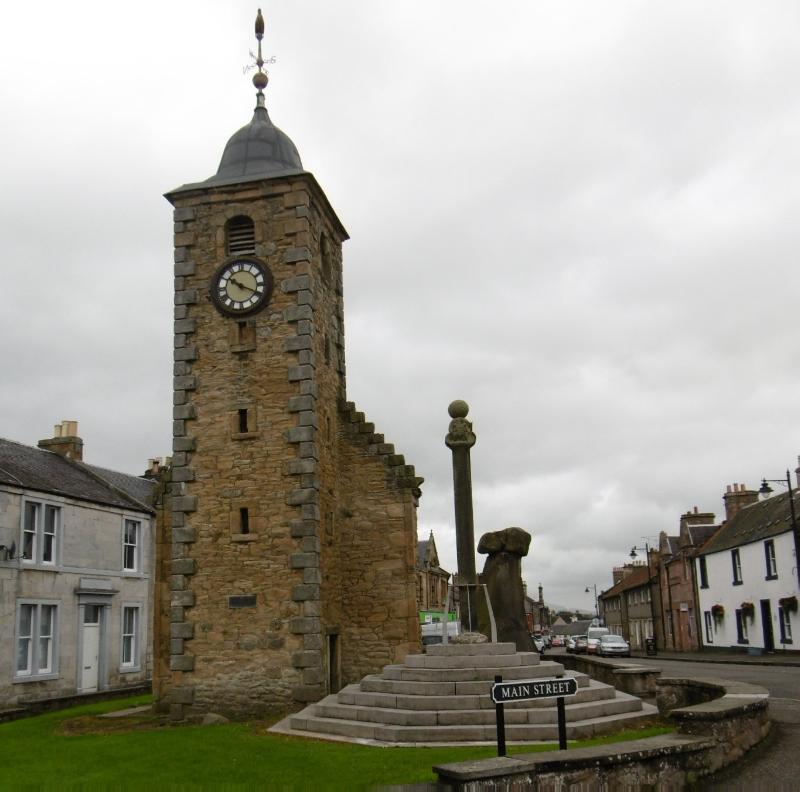 Tolbooth, Market Cross and Clackmannan Stone, Main street, Clackmannan, from south, during daytime, on overcast day with grey sky. 