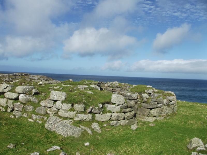 Dun Mor, broch, looking northwest, during daytime, on clear day with blue sky
