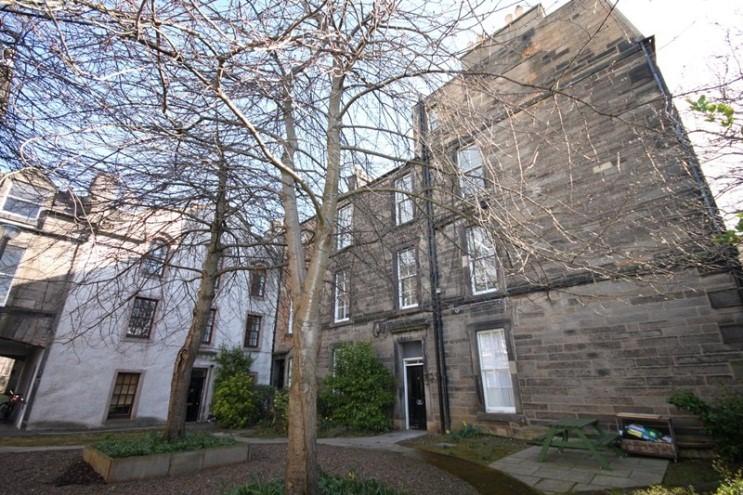 South elevation, 6, 7, 8, 9 and Annfield House, Hope Park Square, Edinburgh, tree in foreground.