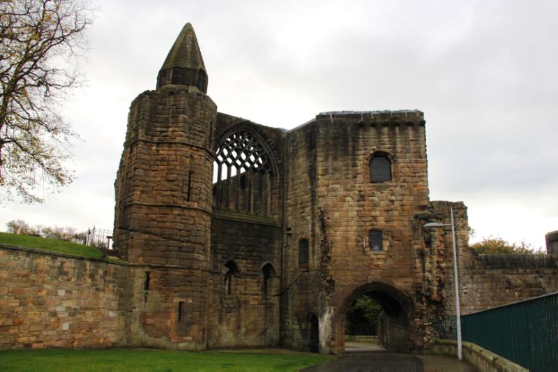 Dunfermline Abbey gatehouse on a dull day.